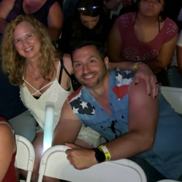 Meet your Posher, Joshua - Picture 2 of 8